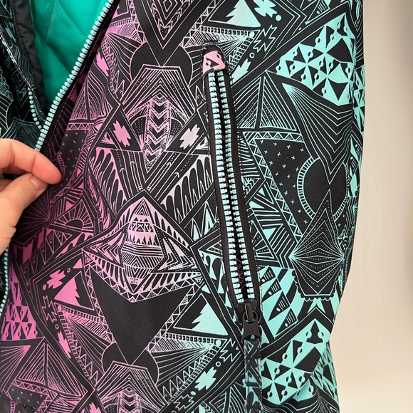 Women’s Volcom Ski Coat - Picture 5 of 8